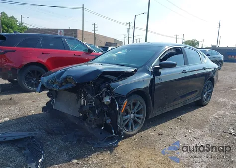 2015 Chrysler 200 Limited z USA, uszkodzony, nr VIN 1C3CCCAB9FN741592